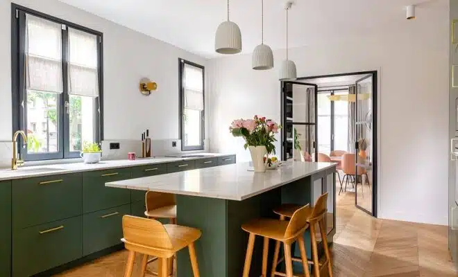 5 idées inspirantes de cuisines blanches et bois pour sublimer votre intérieur