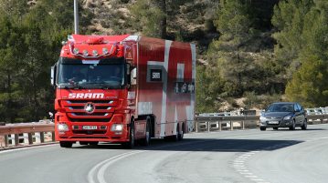 Un dépannage en 30 minutes pour tous les véhicules légers et les poids lourds Un dépannage en 30 minutes pour tous les véhicules légers et les poids lourds