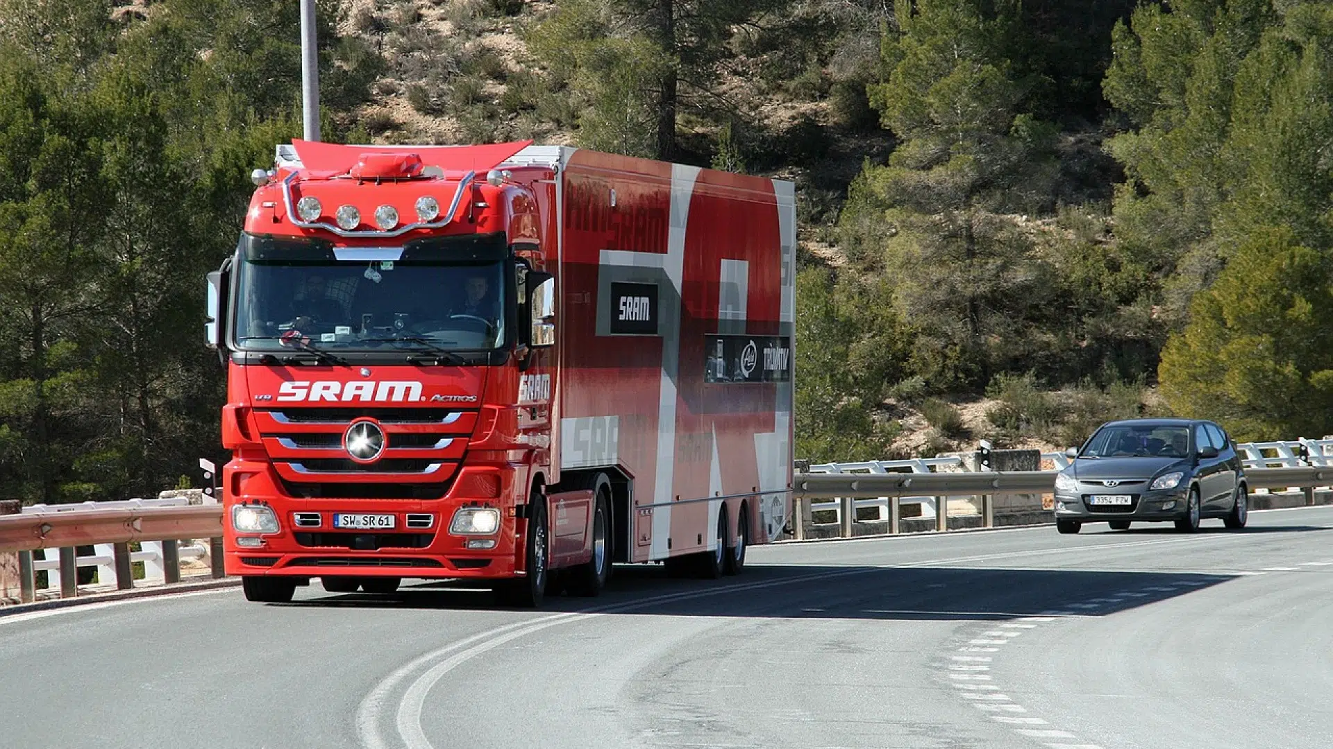 Un dépannage en 30 minutes pour tous les véhicules légers et les poids lourds